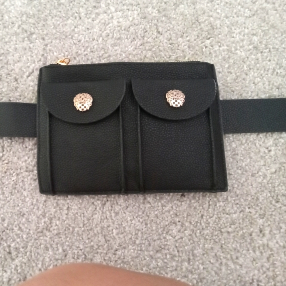 Black Fannie Pack with belt.